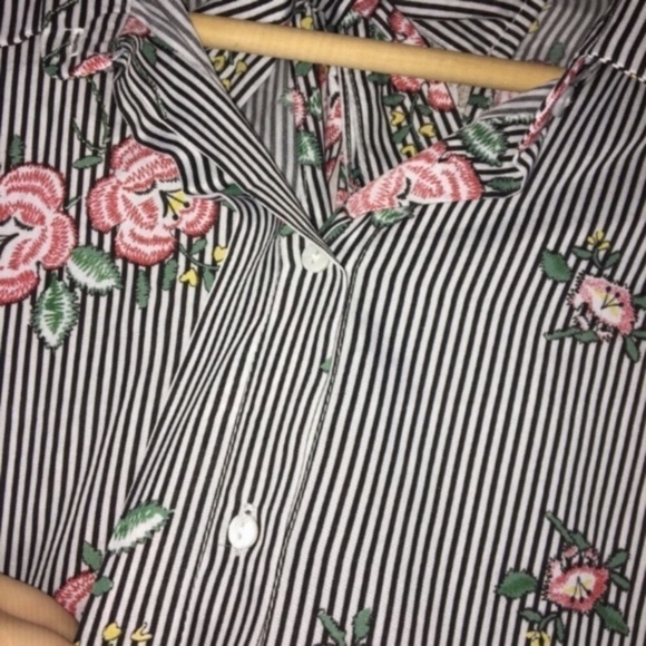 NWT Umgee Rose Striped Button Down Blouse - Picture 6 of 9